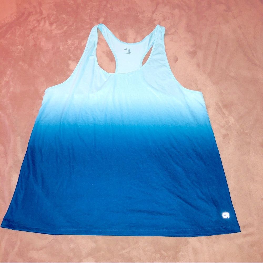 GAP Fit Ombré Racerback Tank Top - Picture 2 of 6
